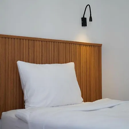 Oxygen Hotel *