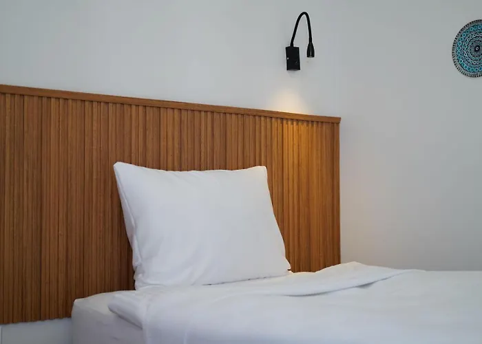 Oxygen Hotel *